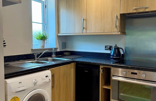 High Wycombe Apartment | Bright & Spacious 1-Bed Apartment with Balcony & Private Parking