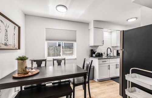 Mount Clemens Apartment | Bright & Spacious 2 Bedroom | Quiet | Safe | Clean