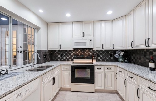 Medical Center District House | Bright Spacious Comfort Medical Center