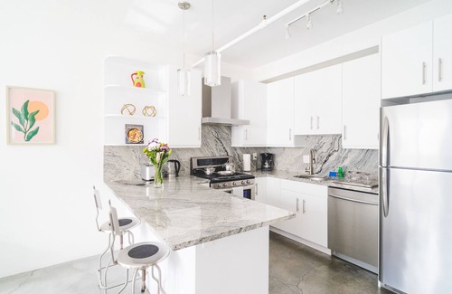 Boston Financial District Condo | Bright & Spacious Loft Steps to the Freedom Trail