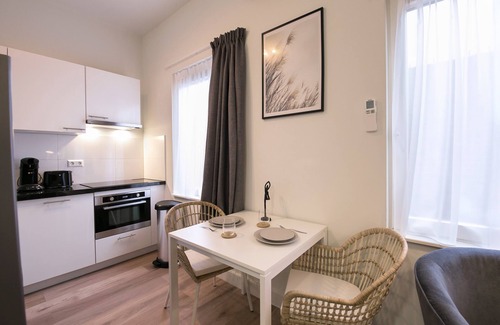 Scheveningen Badplaats Apartment | Bright studio near the sea