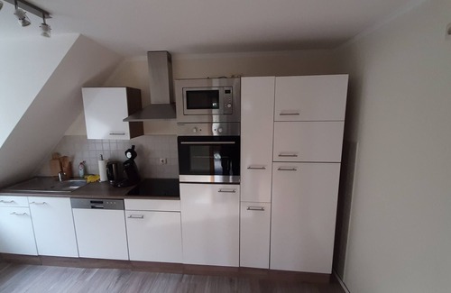 Rosstal Apartment | Bright, stylish apartment (75sqm) with south-facing balcony
