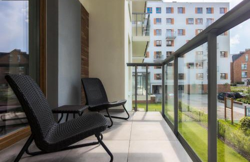 Emaus Apartment | Bright & Stylish Apartment with Balcony 1,5 km to Gdańsk Main City by Noclegi Renters