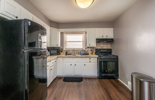 Front Park Apartment | Bright, Stylish Apt. with fire place in ❤ Buffalo