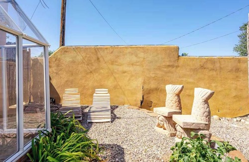 Agua Fria House | Bright & Stylish Studio – Full Kitchen, Living Room & Bedroom