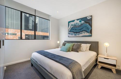 Windsor Apartment | Bright Terrace Unit Next to Chapel St Dining