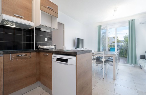 Serignan Villa | Bright villa 8 ppl, garden, close to the sea