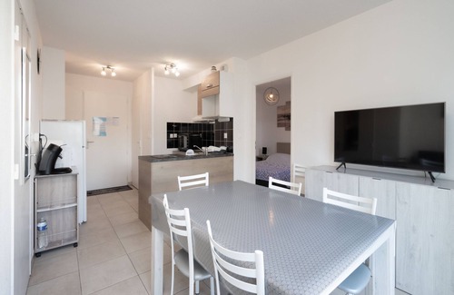 Serignan Villa | Bright villa 8 ppl, garden, close to the sea