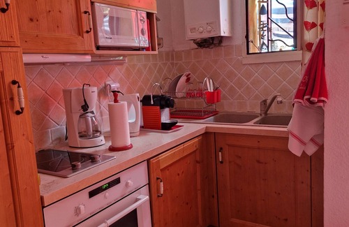 Cap d'Agde Villa | Bright villa amidst pine trees, quiet and relaxing
