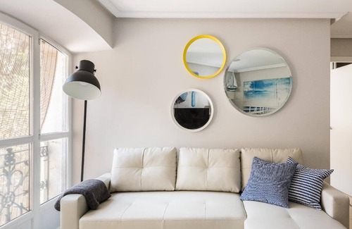 Centro Apartment | Brightly Decorated South-Facing Apartment w/Full Kitchen - In Historic District
