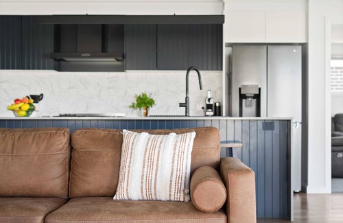 Kelso House | Brilliant Brennan - Modern 4 Bed, 2 Bath Home