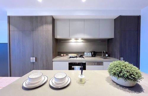Box Hill Apartment | Brilliant Sky One 2B2B Apt BoxHill Central