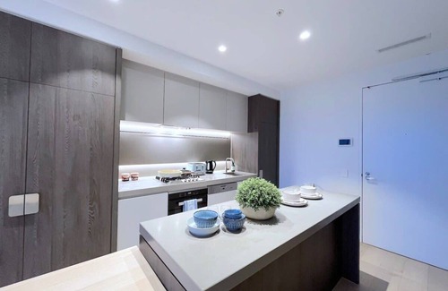 Box Hill Apartment | Brilliant Sky One 2B2B Apt BoxHill Central
