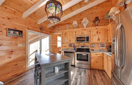 Frenchburg Cabin | Bring a Pet: Peaceful Frenchburg Cabin on 1 Acre