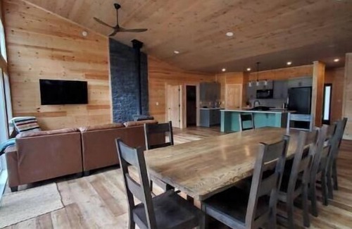 Northern Ontario Cottage | Bring the family to the lake and make lifelong memories!