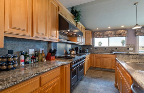 Discovery Bay House | Bring the whole family! 7 Bdrm, nice deck, big dock, close to fast water💦