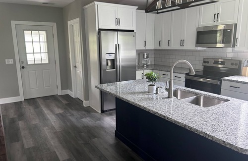 Calvin House | Bring the whole family to this large beautiful home!