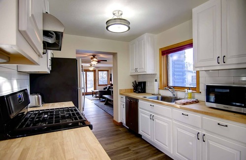 Old Town House | Bring Your Pup! Dog-Friendly DT Home w/Fenced Yard, Deck, Grill, W/D & Walk to Eats, Parks & Trails
