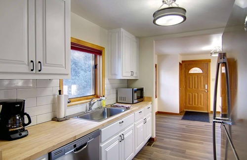 Old Town House | Bring Your Pup! Dog-Friendly DT Home w/Fenced Yard, Deck, Grill, W/D & Walk to Eats, Parks & Trails
