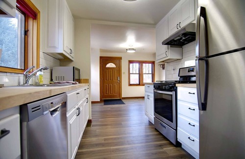 Old Town House | Bring Your Pup! Dog-Friendly DT Home w/Fenced Yard, Deck, Grill, W/D & Walk to Eats, Parks & Trails