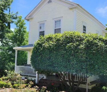 Sutter Creek Bed & Breakfast | Brinnwood Bed & Breakfast