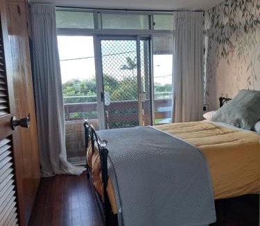 Margate Bed & Breakfast | Brisbane 1960s Pool House - hosted bed and breakfast