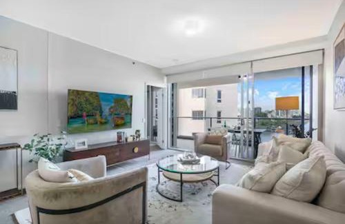 Brisbane Central Business District Apartment | Brisbane City Luxe 3BR, Views, Pool, Car Park