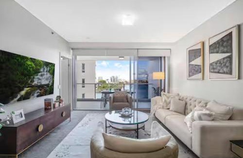 Brisbane Central Business District Apartment | Brisbane City Luxe 3BR, Views, Pool, Car Park