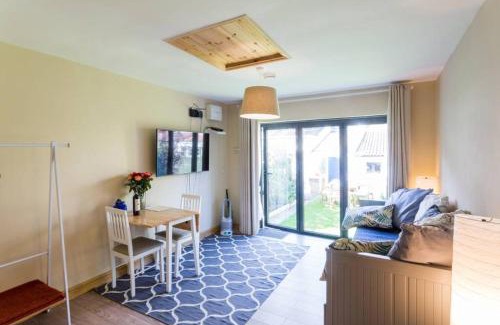 Fishponds Apartment | Bristol Little House