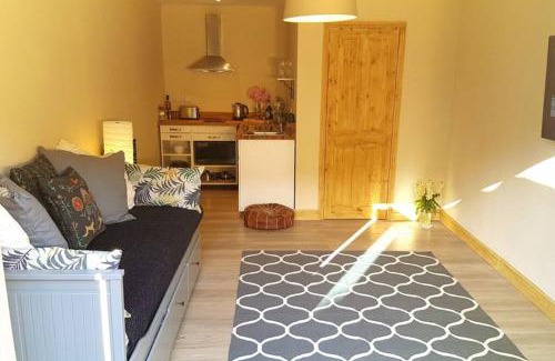 Fishponds Apartment | Bristol Little House