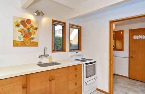 Saint Albans House | Bristol Street - 2 Bedroom holiday home in Merivale