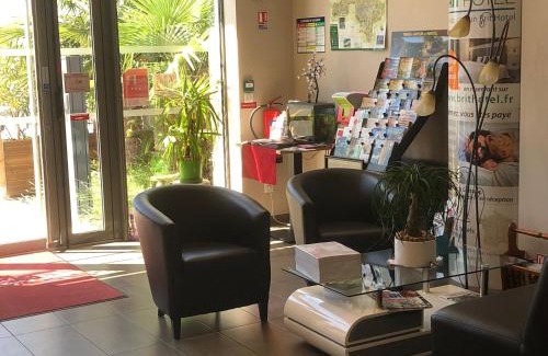 Malemort-sur-Correze Hotel | Brit Hotel Brive La Gaillarde - Restaurant La Limousine