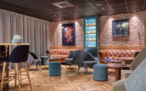 Loudeac Hotel | Brit Hotel Les Voyageurs