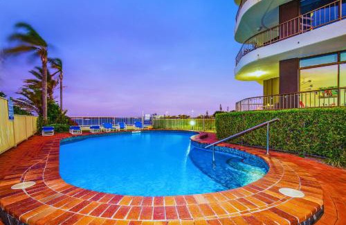 Runaway Bay Apartment | Broadwater Shores Waterfront Apartments