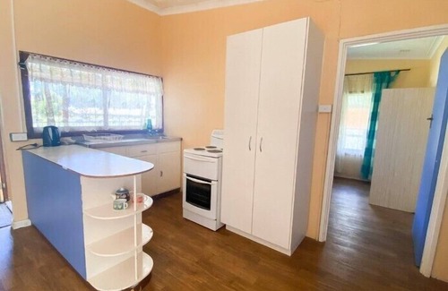 Lancelin House | Brocky's Place - Want direct access to the beach in town