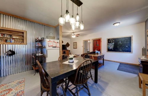 San Marcos House | Broken Road Farm peace and quiet-15 min to 3 Rivers