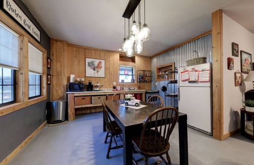 San Marcos House | Broken Road Farm peace and quiet-15 min to 3 Rivers