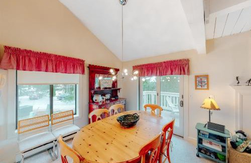 Bromley Mountain Apartment | Bromley Village - Clovers 767A