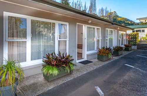 Thames Hotel | Brookby Motel