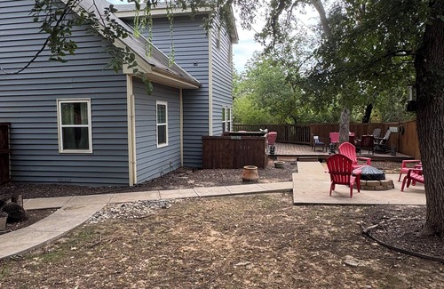Highland Village House | Brookdale Blue sleeps 8, nestled in lakeside community in Highland Village, TX