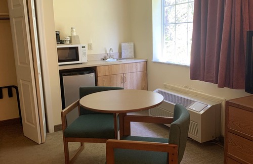Inez Hotel | Brookshire Inn