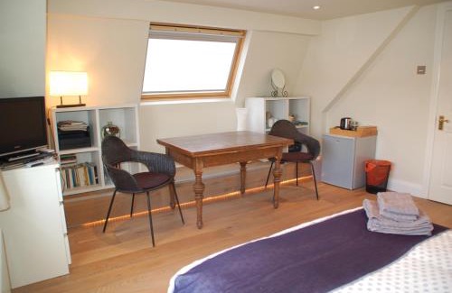 Furzedown House | Brookview Guest House