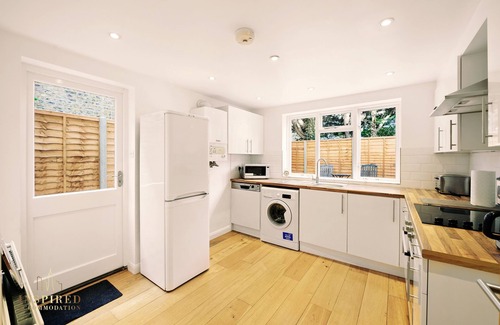 West Hampstead Apartment | Broomsleigh NW6 Garden Apartment