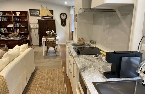 Broughton Vale Cottage | Broughton Studio - On 5 pristine acres just 5klm/5 minutes easy drive from Berry