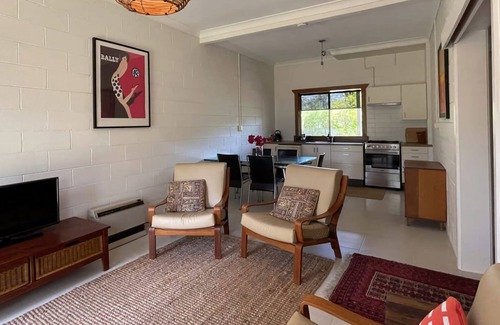 Broulee House | Broulee Pet Friendly Coastal Delight