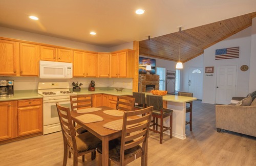 Sugarloaf Cabin | Brown Bear Lodge