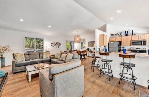 North Shore House | Brown Dog's Bluff - dog friendly - Incredible game room, private dock, coffee bar.What a vacation spot!