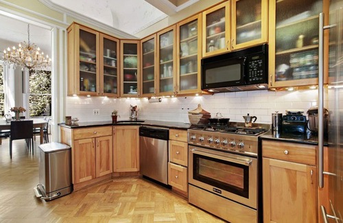 Lincoln Square Apartment | Brownstone Historic Home near Central Park