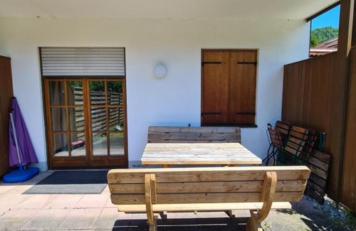 Weissbach an der Alpenstrasse Apartment | Brunnhaus, Ferienwohnung mit Garten