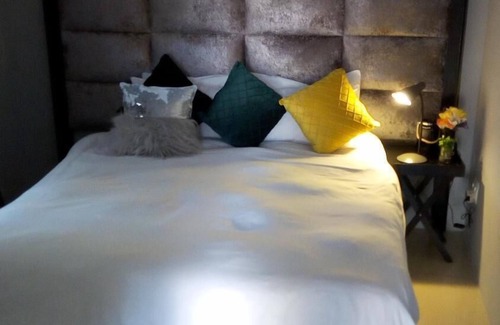 Greater Johannesburg Metropolitan Area House | Bruno Comfort Suites